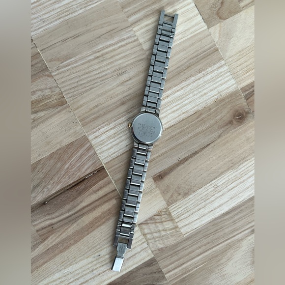 Seiko Ladies Watch Vintage Two Tone Bracelet Black Dial Gold  Tone Markers Hands - Picture 11 of 14